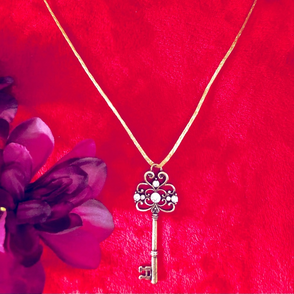 Unique Gold Key to My Heart Sliding Knot Necklace
